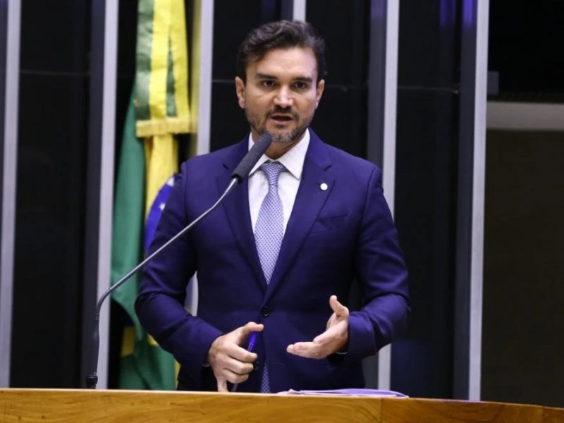 Imagem de Deputado Celso Sabino começa aquecimento para assumir Ministério do Turismo