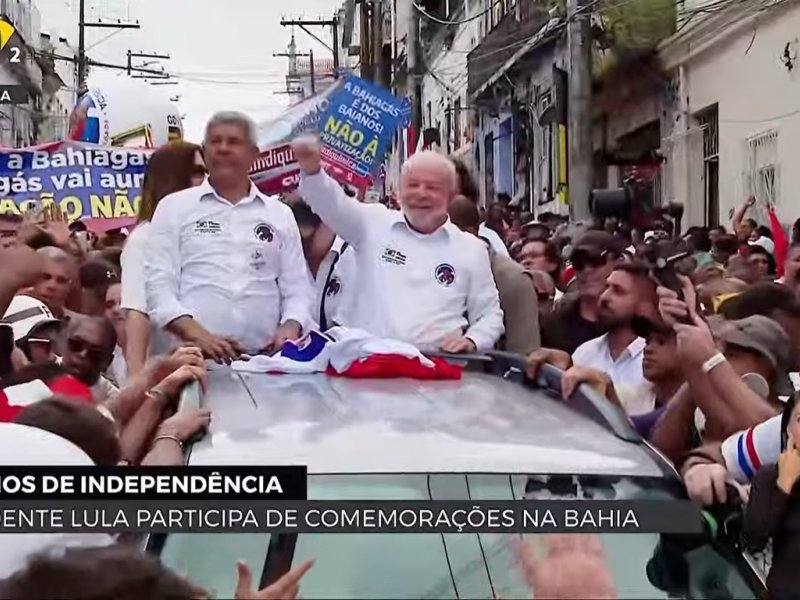 Imagem de Lula participa de cortejo cívico do 2 de Julho; assista
