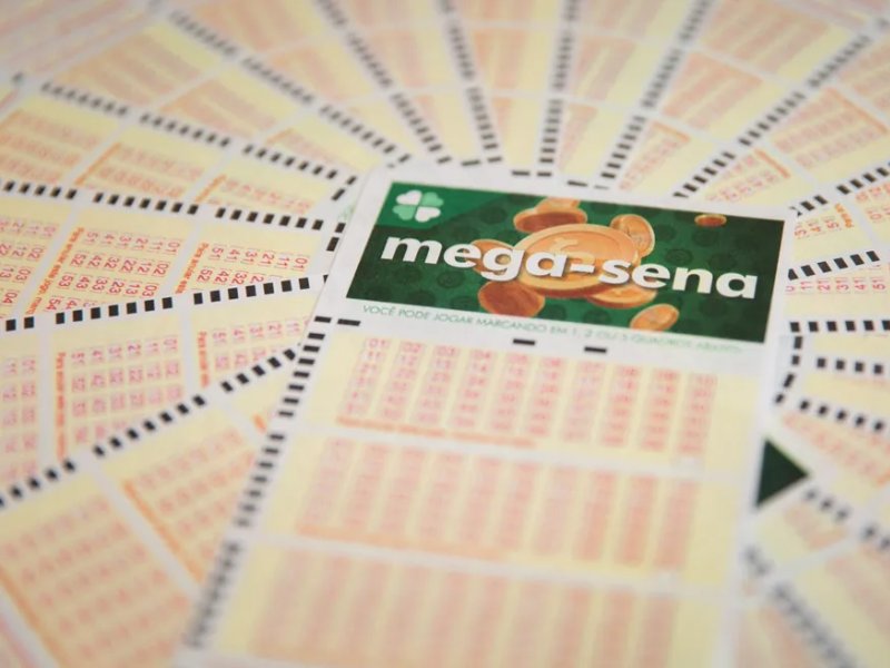 Imagem de Mega-sena acumula e apostadores podem arrematar R$ 35 milhões no sorteio da próxima quarta (12)