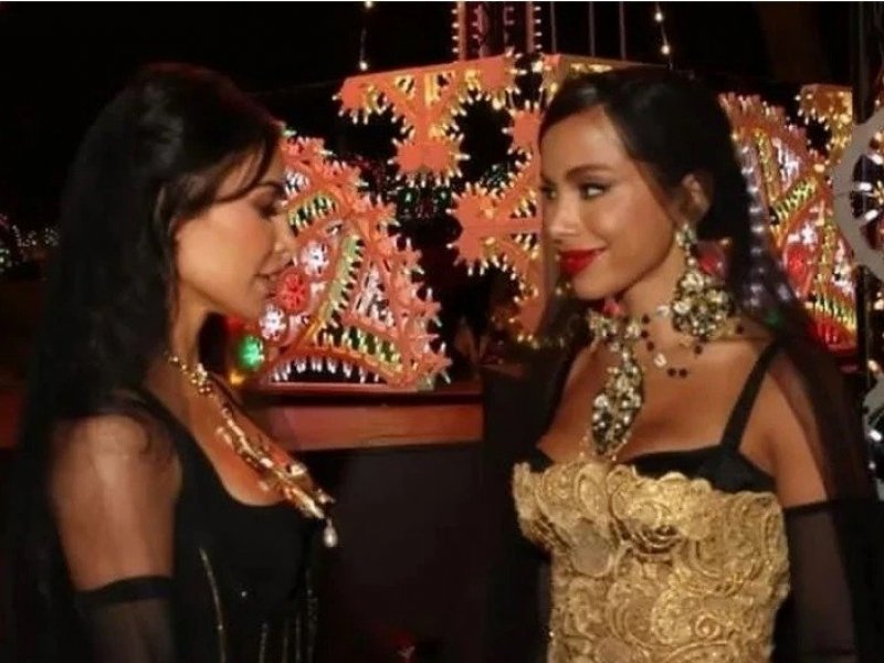 Imagem de Anitta e Kim Kardashian se encontram no desfile Dolce & Gabbana