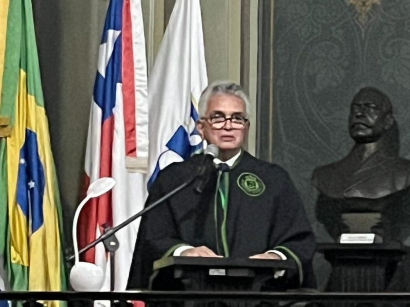 Imagem de Dr. César Araujo Neto toma posse como presidente da Academia de Medicina da Bahia