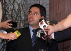Imagem de Advogado sócio de Paulo Bernardo se entrega à PF em Sãõ Paulo