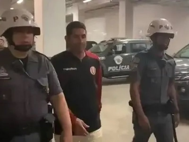 Imagem de Preparador físico uruguaio é preso por racismo em jogo do Corinthians