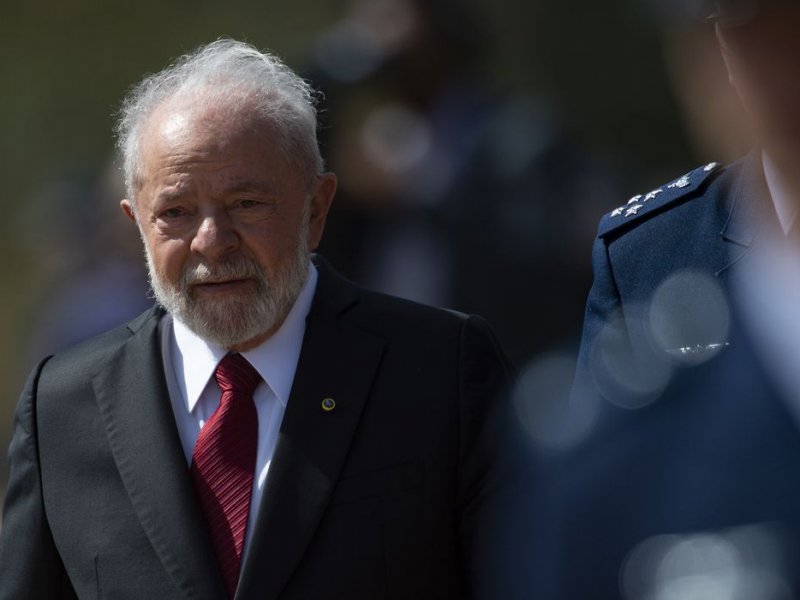 Imagem de Lula assina projeto de lei para combater crimes contra a democracia