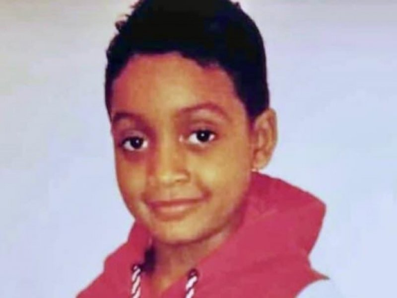 Imagem de Menino de 10 anos morre após ser baleado no pescoço na RMS