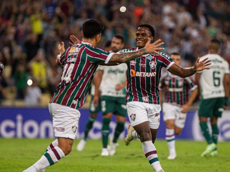 Imagem de Fluminense derrota Palmeiras e assume 3ª posição do Brasileiro