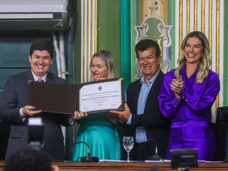 Imagem de Jornalista Victor Pinto recebe o título de cidadão soteropolitano na Câmara