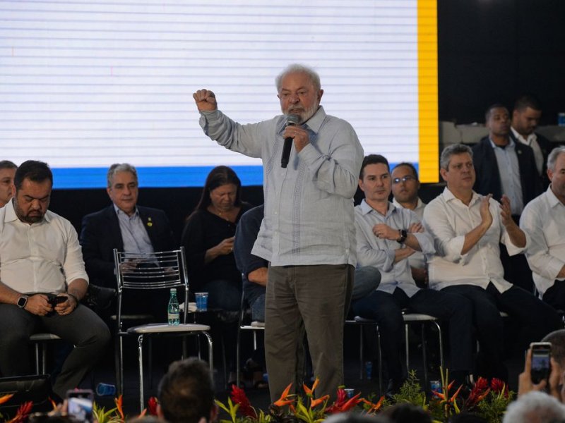 Imagem de Lula diz que polícia não pode confundir pessoas pobres com bandidos