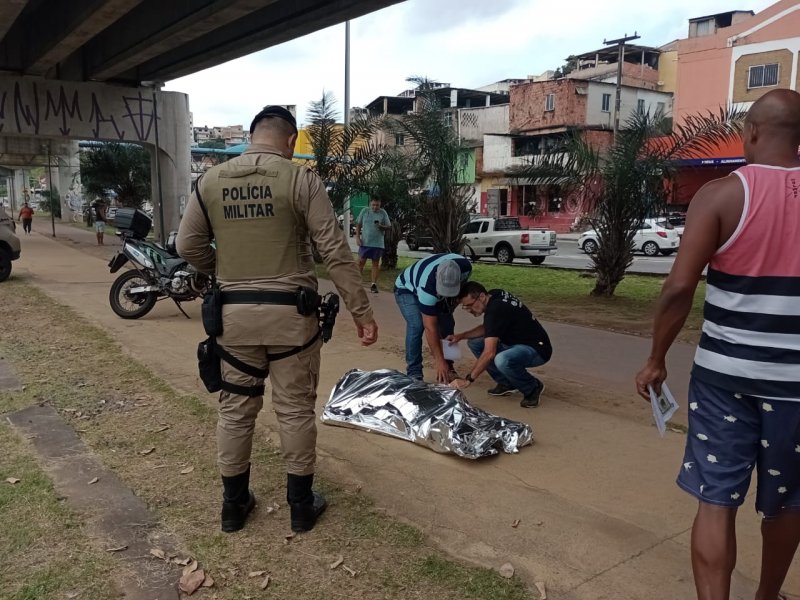 Imagem de Idosa morre após passar mal durante caminhada no canteiro central da avenida Bonocô
