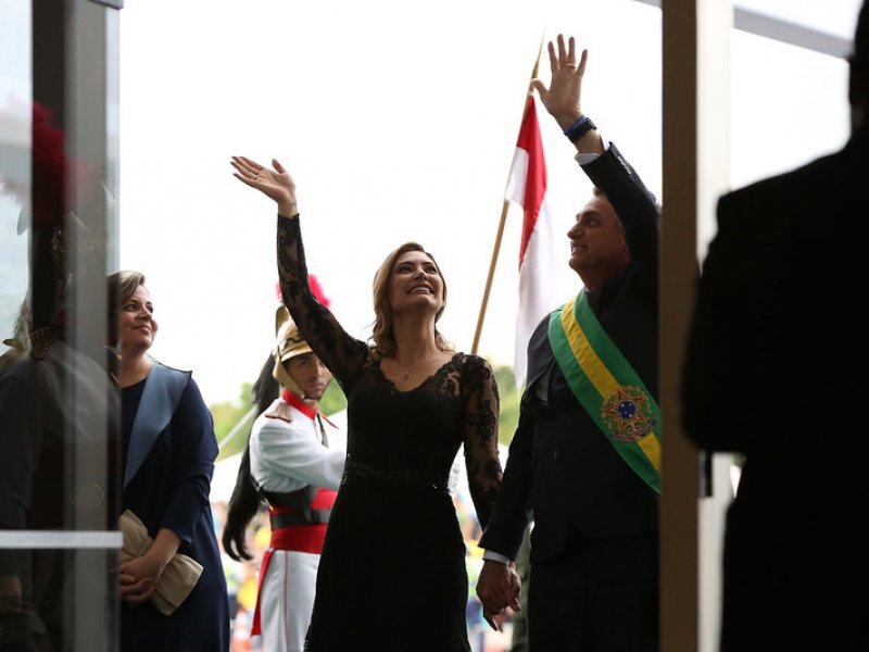 Imagem de Jair e Michelle Bolsonaro prestam depoimento à Polícia Federal nesta quinta-feira ao mesmo tempo