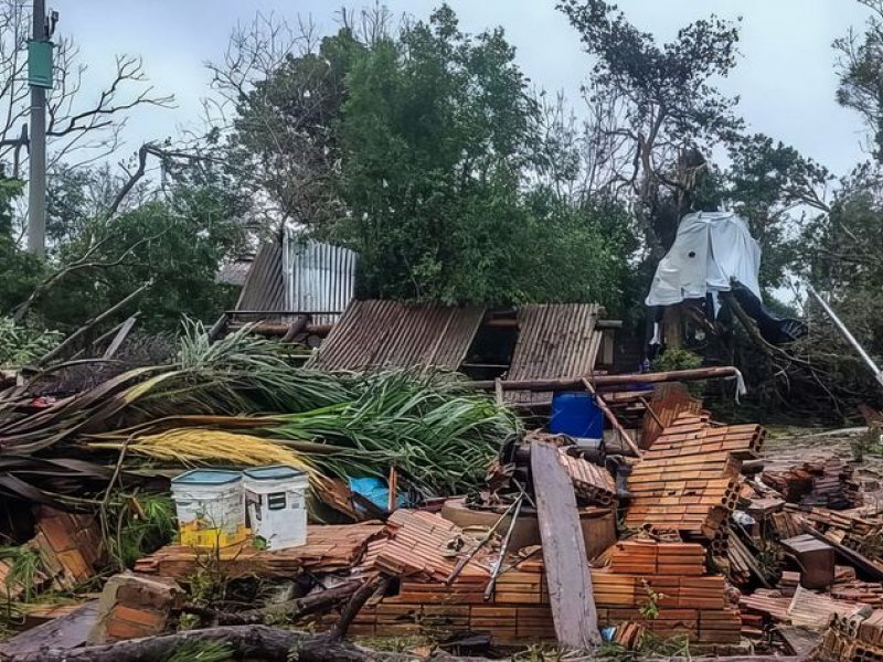 Imagem de Sobe para 32 os mortos pela passagem de ciclone no RS e SC