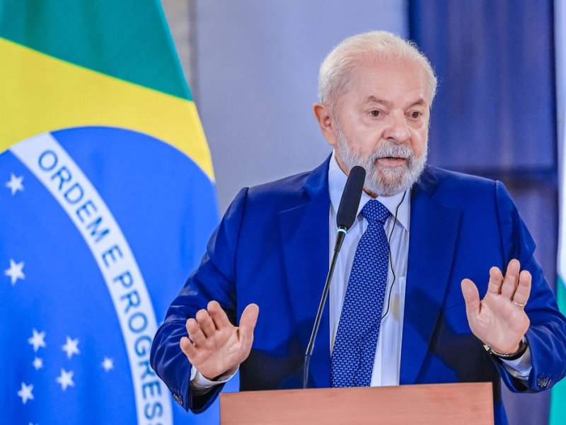 Imagem de Lula se diz otimista sobre cirurgia no quadril