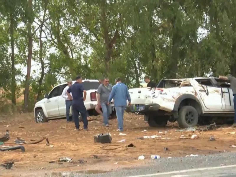 Imagem de Batida entre carro e caminhonete deixa 4 pessoas mortas, entre elas uma criança de 6 anos