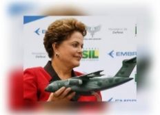 Imagem de Dilma dá uma banana ao Geddelzinho Malvadeza