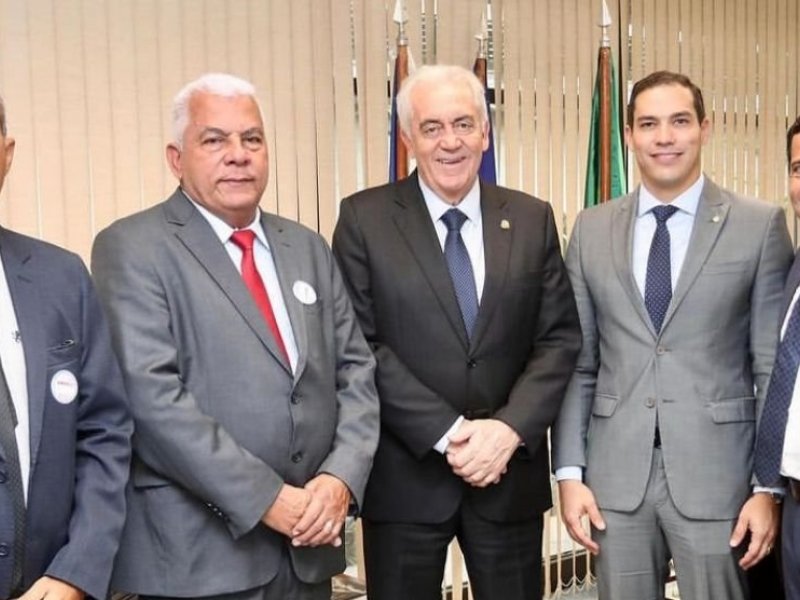 Imagem de Gabriel Nunes reúne diversos prefeitos baianos em Brasília para reivindicar recursos do FPM