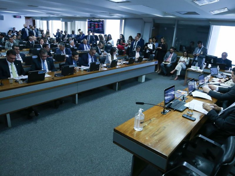 Imagem de CCJ do Senado aprova PEC que limita decisões monocráticas do STF 