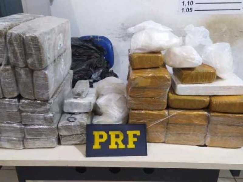 Imagem de Vitória da Conquista: PRF apreende 17kg de cocaína e 15kg de maconha em automóvel na BR 116