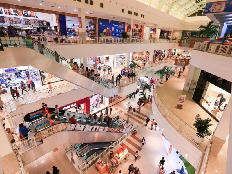 Imagem de Comerciários: Horários de shoppings e centros comerciais são alterados