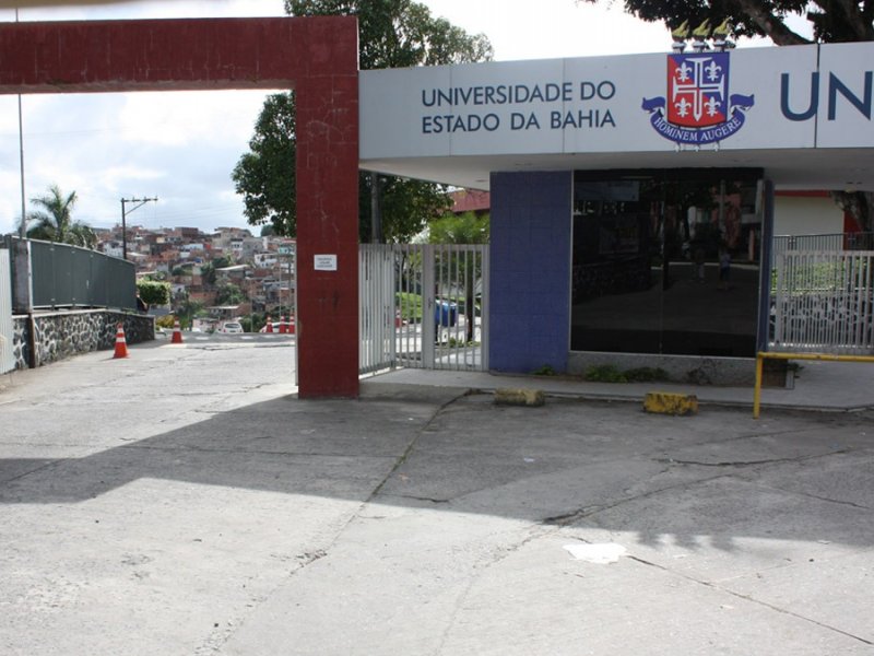Imagem de  Professores paralisam universidades estaduais da Bahia nesta quarta-feira 