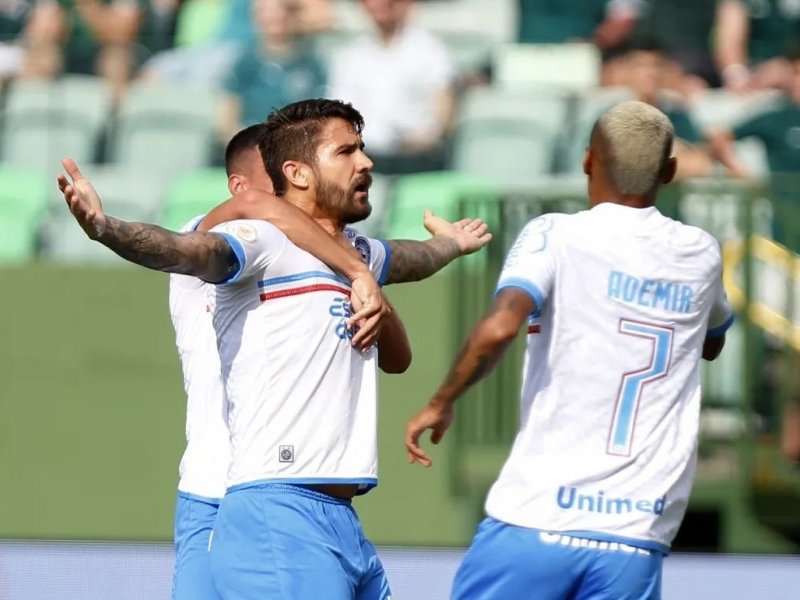 Imagem de Bahia enfrenta o Inter nesta quarta (18) e busca triunfo para se afastar do Z-4