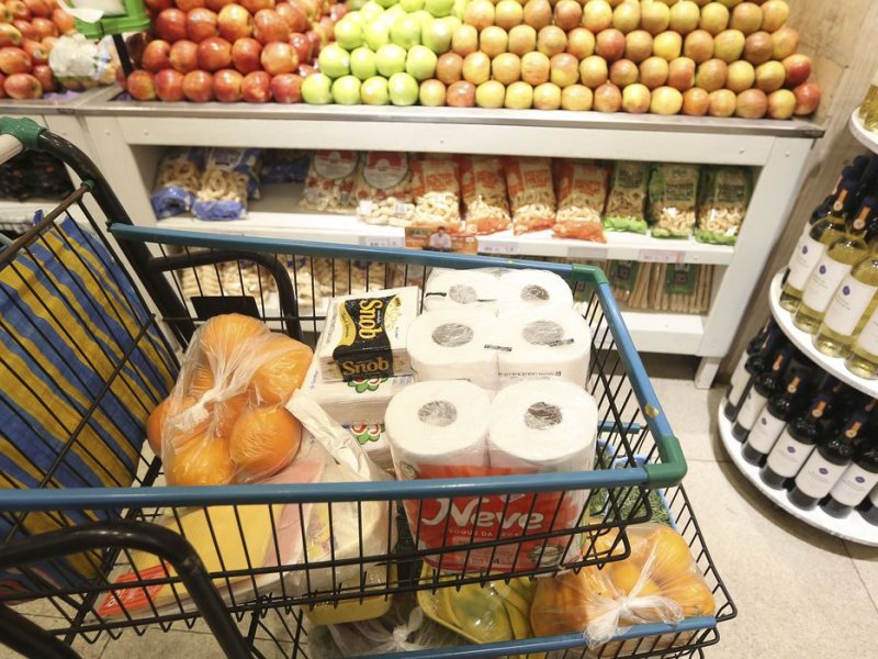 Imagem de Com recuo de alimentos, inflação acumulada é menor para os mais pobres