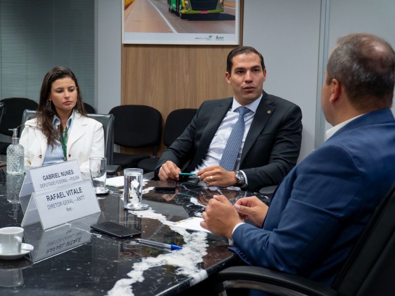 Imagem de Deputado Gabriel Nunes se reúne com direção da ANTT para discutir contrato da Via Bahia