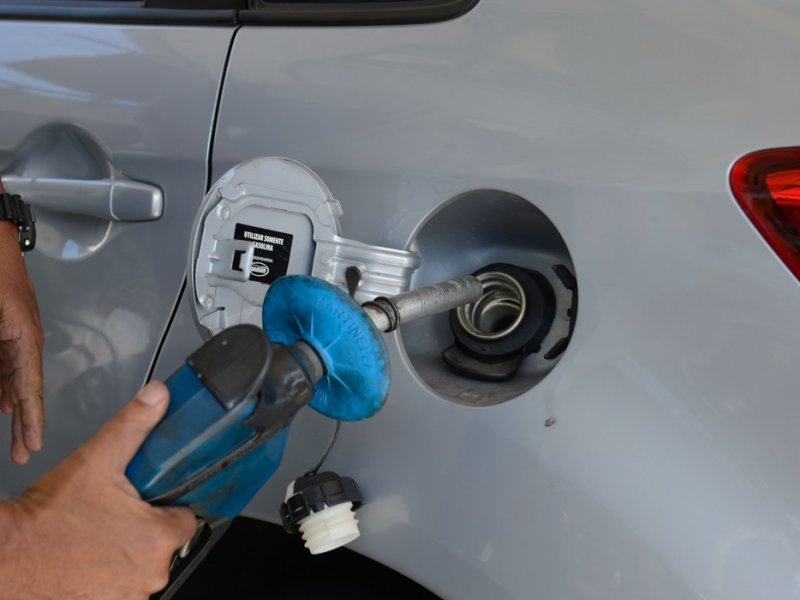 Imagem de Preço da gasolina diminui e do diesel aumenta para distribuidoras 