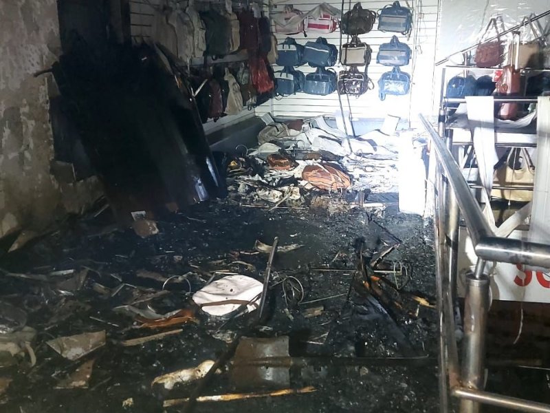 Imagem de Incêndio atinge loja de bolsas e calçados na Barroquinha