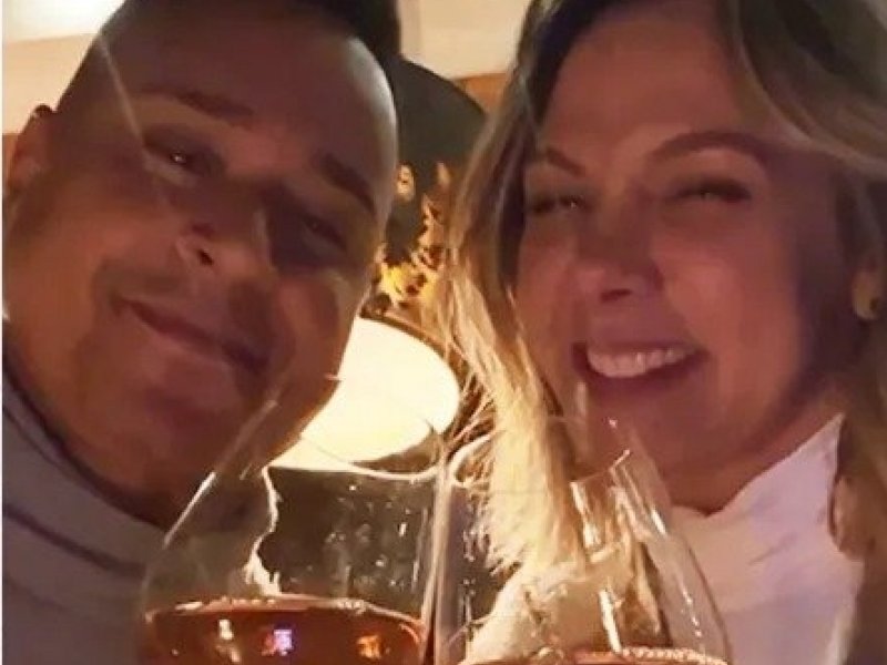 Imagem de VÍDEO: Carla Perez e Xanddy comemoram 22 anos de casados em Aspen: 'viva o nosso amor'