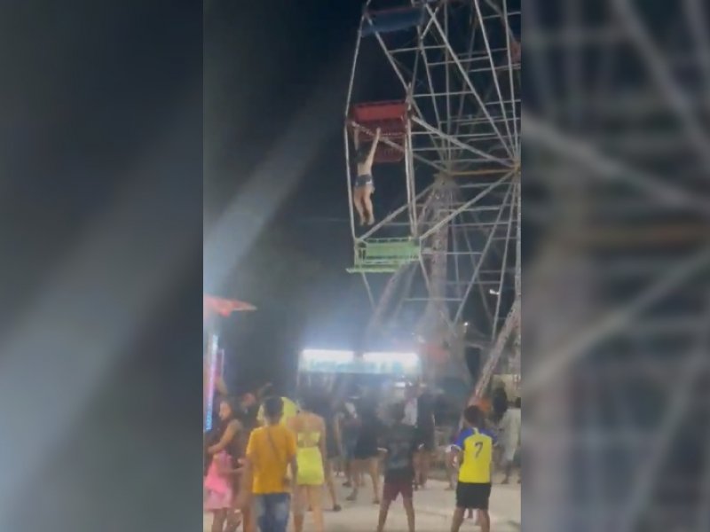 Imagem de VÍDEO: Adolescente fica pendurada em roda gigante após brinquedo apresentar falha mecânica