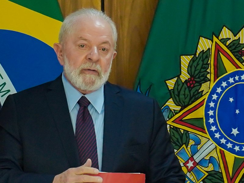 Imagem de Lula sanciona lei para retomada de mais de 11 mil obras inacabadas