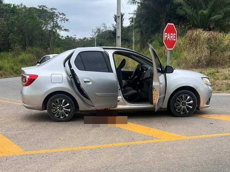 Imagem de Homem é assassinado a tiros dentro do carro em Candeias 