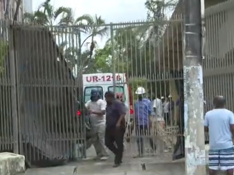 Imagem de Operário cai de andaime em obra no bairro de Brotas