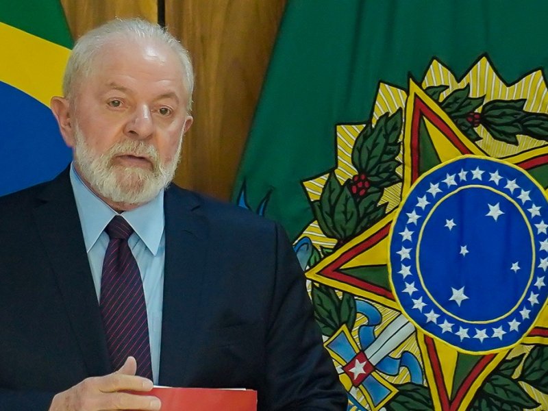 Imagem de Argentina precisa de presidente que respeite a democracia, diz Lula