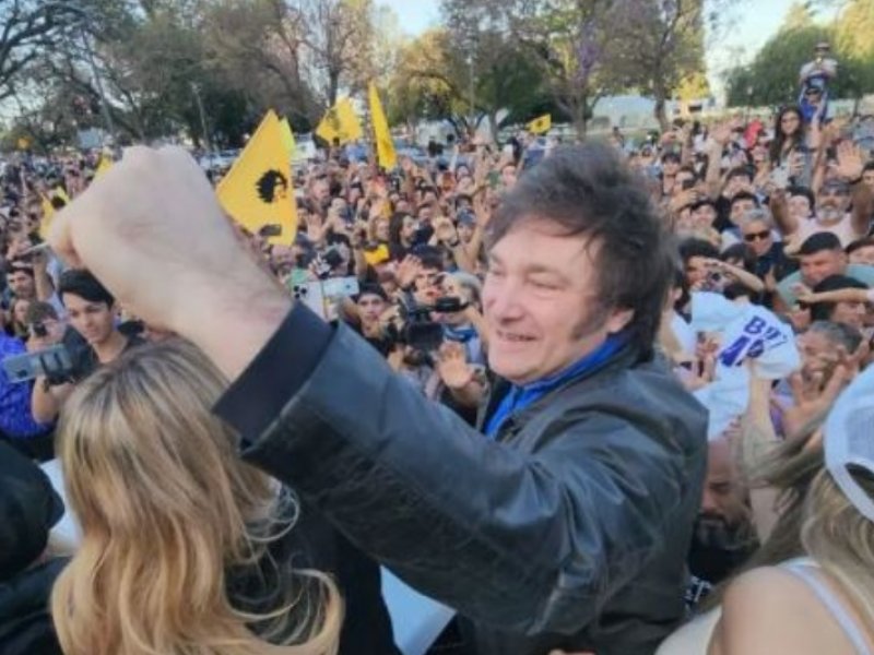 Imagem de Políticos baianos comentam vitória de Javier Milei na Argentina