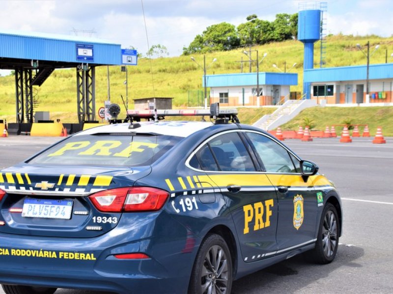 Imagem de Homem compra carro roubado por R$ 4 mil e acaba detido pela PRF em Jequié