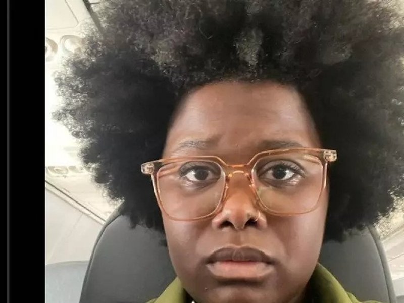 Imagem de "As coisas nunca são suaves para pessoas como eu", diz cantora após ter cabelo revistado em aeroporto