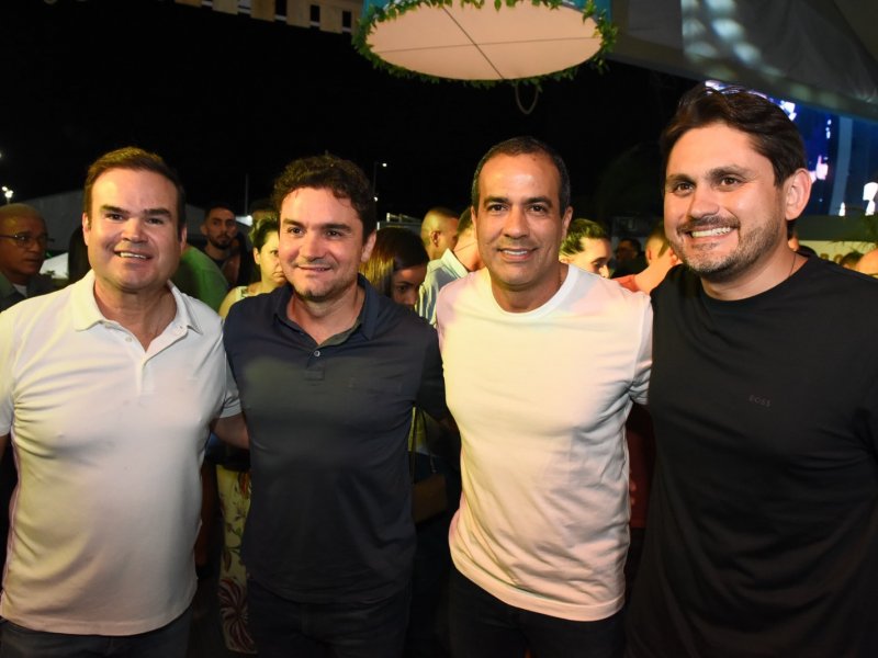 Imagem de Ministros participam da segunda noite do Festival Virada Salvador 