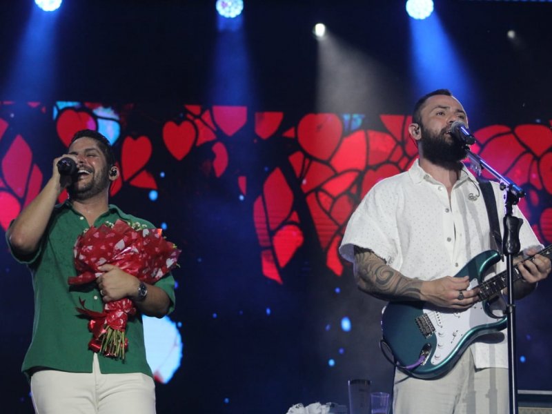 Imagem de Em noite de sucessos, dupla Jorge & Mateus anima fãs em penúltimo dia do Festival Virada Salvador