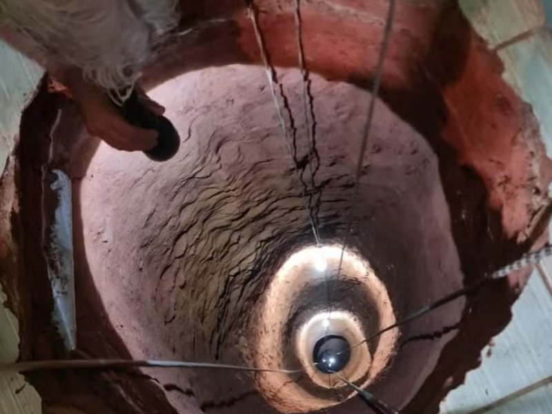 Imagem de Idoso cava buraco de 40 metros dentro de casa após sonhar com "tesouro perdido"