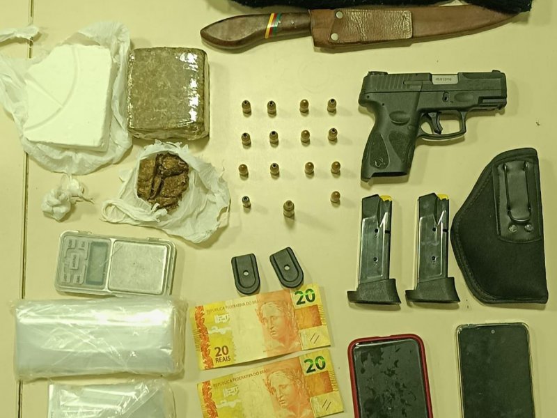 Imagem de Homem é preso em Paulo Afonso com armas, carregadores, munições e drogas 