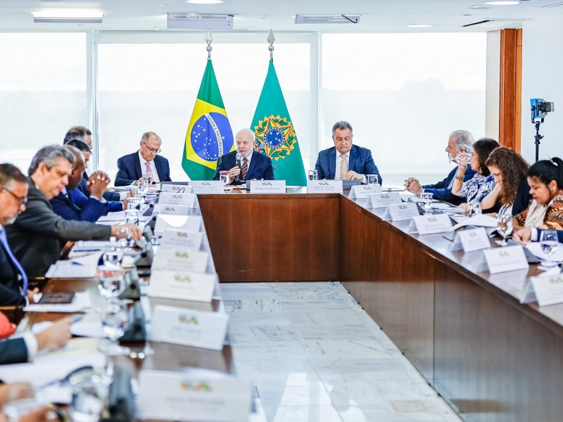 Imagem de Ministros de Lula devem evitar atritos nas eleições municipais, pede presidente