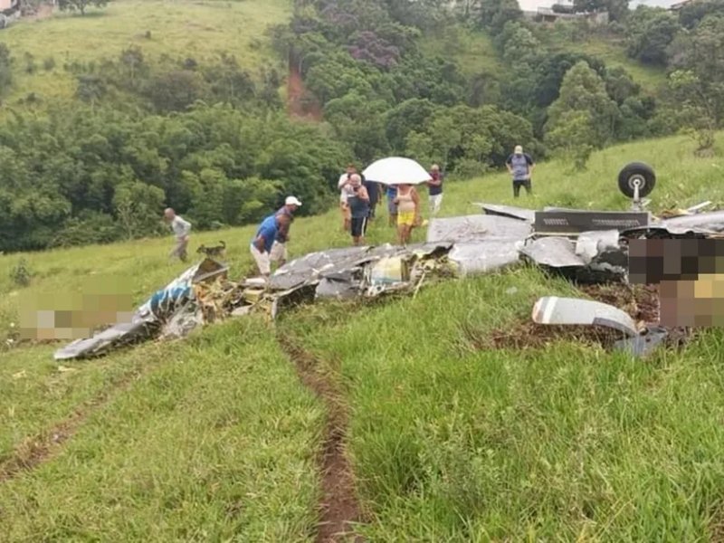 Imagem de Queda de avião provoca cinco mortes em Minas Gerais