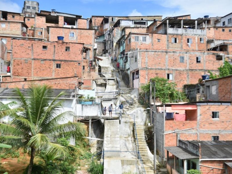 Imagem de Adoção de termo "favela" em pesquisas do IBGE reaquece debate sobre visibilidade, reconhecimento e direito à moradia