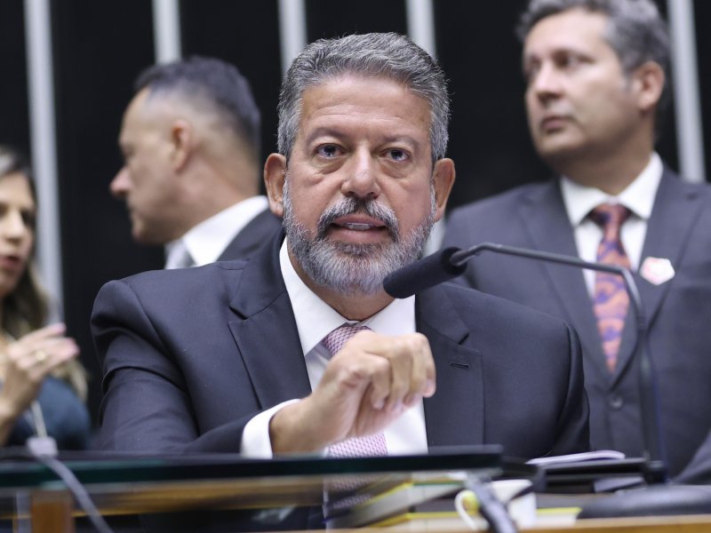 Imagem de Lira manda recado a governo Lula em cerimônia de abertura do legislativo: 'não somos carimbadores'