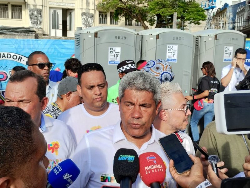 Imagem de 'Que o ex-presidente pague sua conta', diz Jerônimo após operação da PF contra Bolsonaro