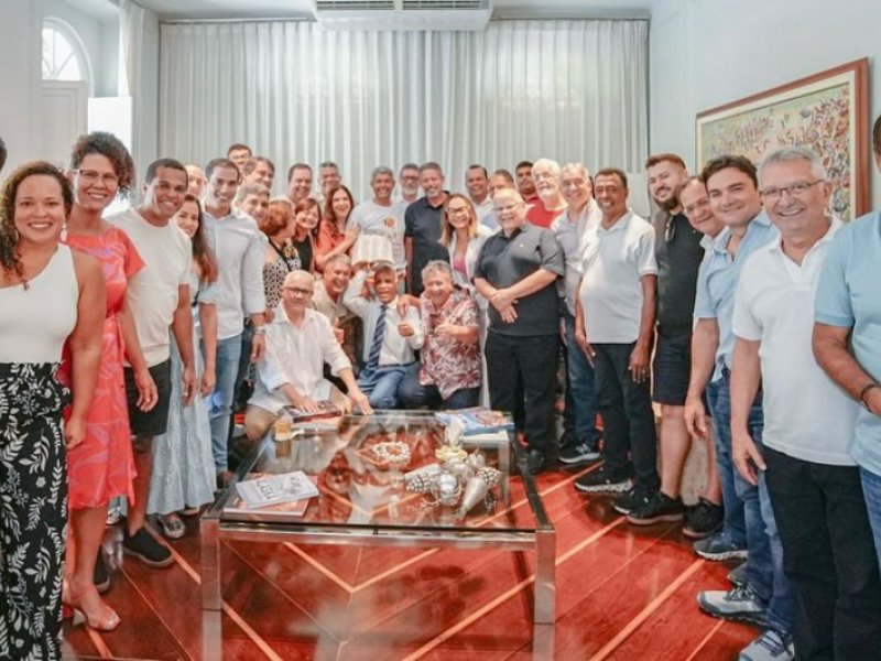 Imagem de Jerônimo reúne Arthur Lira e Elmar Nascimento em almoço no Palácio de Ondina