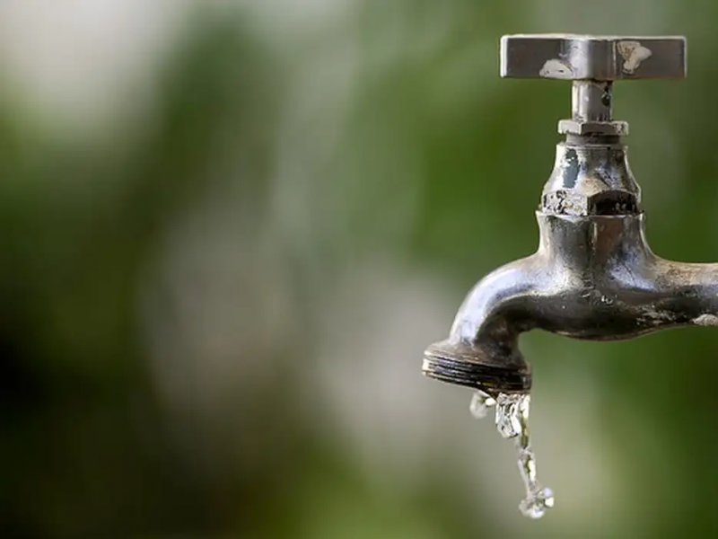 Imagem de Abastecimento de água é suspenso em cidades da região metropolitana após vazamento de adutora