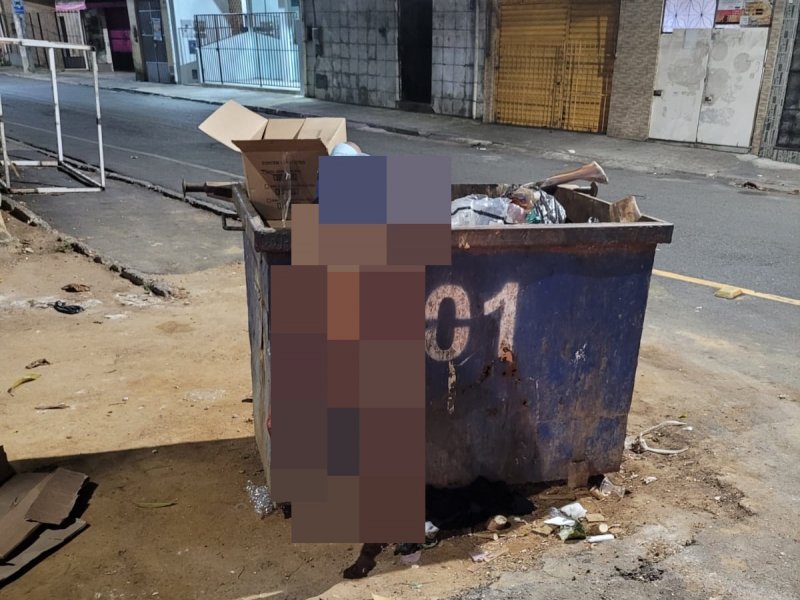 Imagem de Corpo é descartado em contêiner de lixo no bairro de Castelo Branco