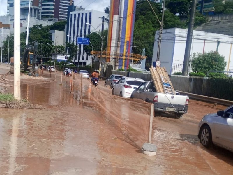 Imagem de Embasa finaliza reparo em tubulação danificada por obra do BRT